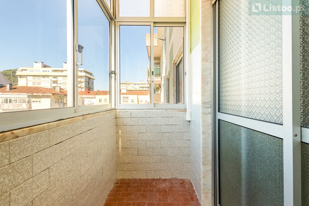 Apartamento T3 para Venda em Agualva e Mira-Sintra Foto 1