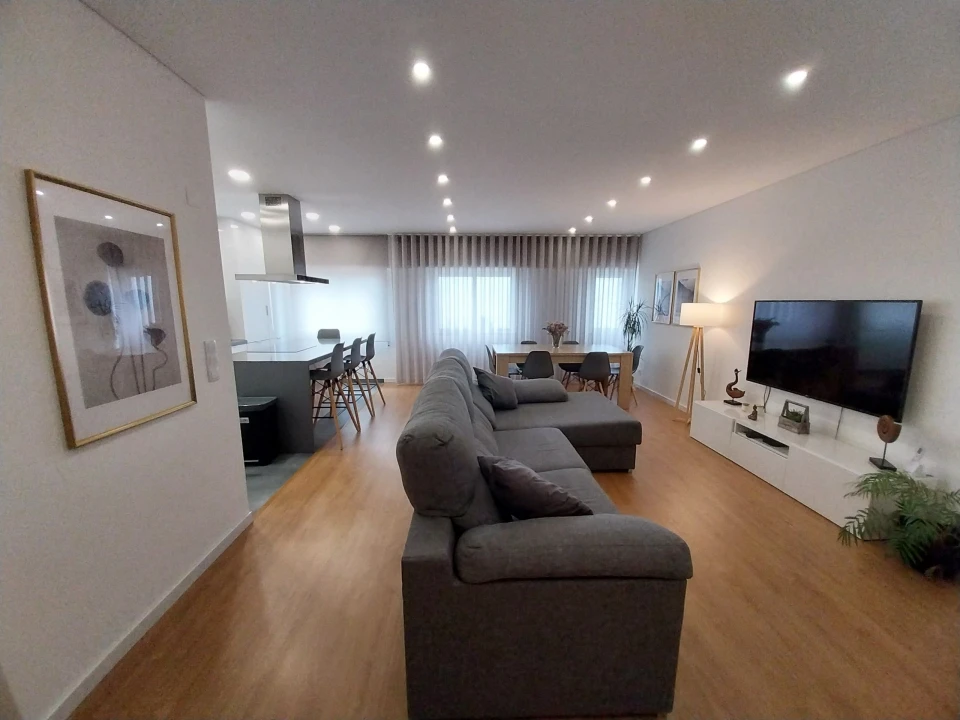Apartamento T3 para Venda em Santa Iria de Azoia, São João da Talha e Bobadela Foto 1