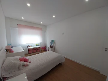 Apartamento T3 para Venda em Santa Iria de Azoia, São João da Talha e Bobadela