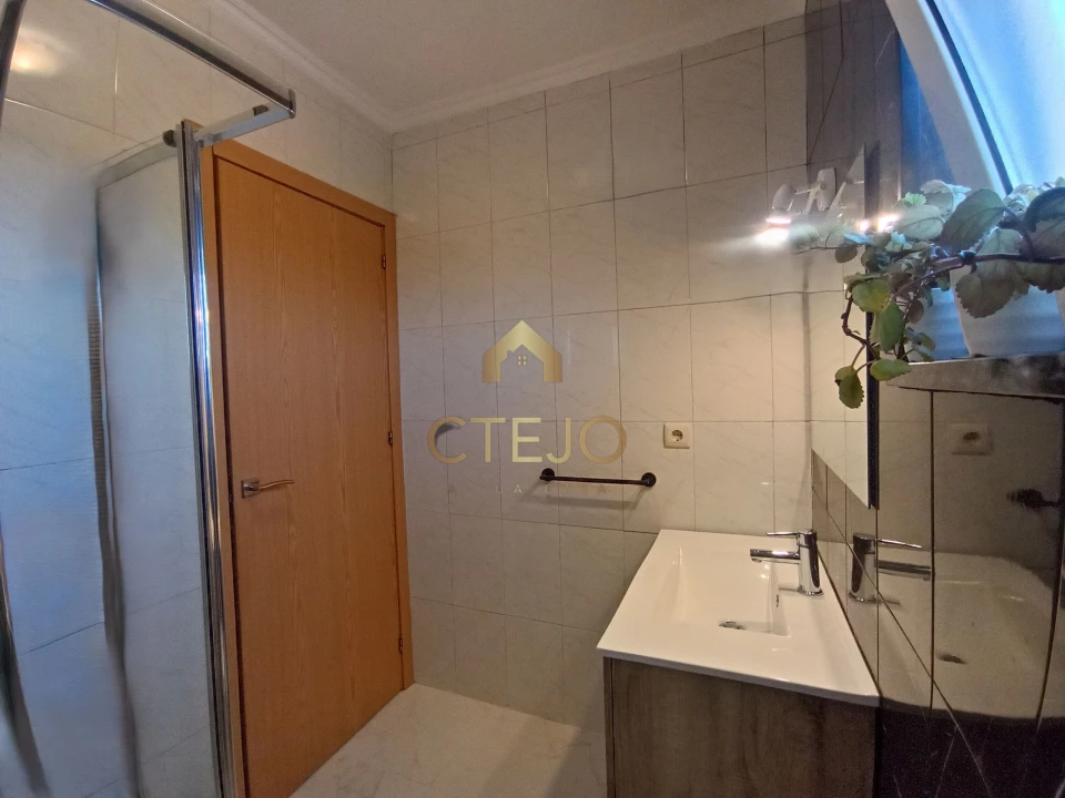 Moradia T3 para Venda em Ortiga Foto 19