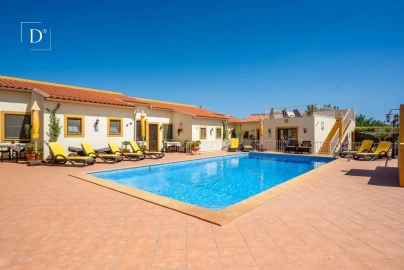 Moradia T9 para Venda em Silves