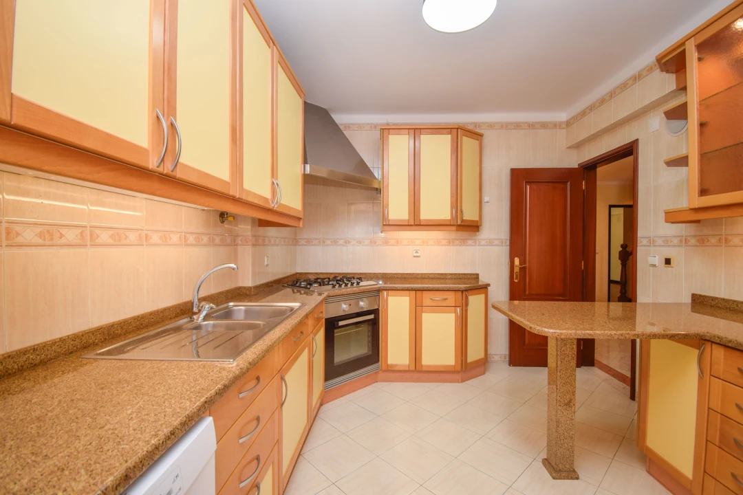 Apartamento T4 para Arrendamento em Agualva e Mira-Sintra Foto 18
