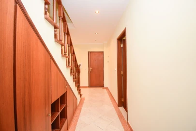 Apartamento T4 para Arrendamento em Agualva e Mira-Sintra