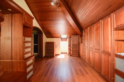 Apartamento T4 para Arrendamento em Agualva e Mira-Sintra