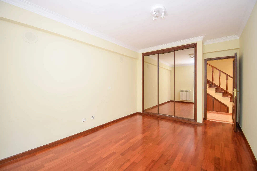 Apartamento T4 para Arrendamento em Agualva e Mira-Sintra Foto 14