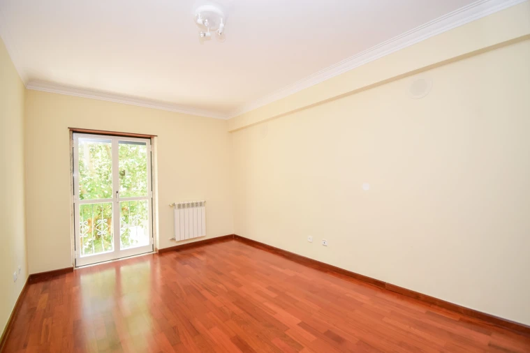 Apartamento T4 para Arrendamento em Agualva e Mira-Sintra Foto 13