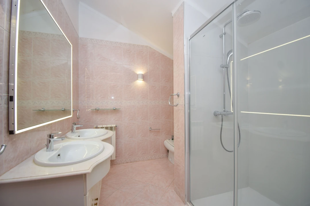 Apartamento T4 para Arrendamento em Agualva e Mira-Sintra Foto 29