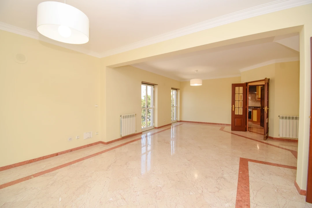 Apartamento T4 para Arrendamento em Agualva e Mira-Sintra Foto 6