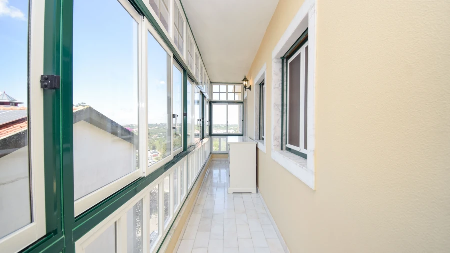 Apartamento T5 para Arrendamento em Agualva e Mira-Sintra