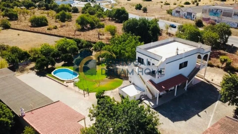 Moradia T7 para Venda em Ferreiras