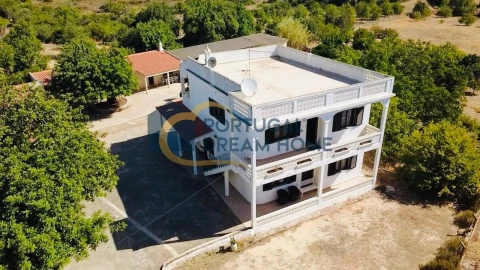 Moradia T7 para Venda em Ferreiras