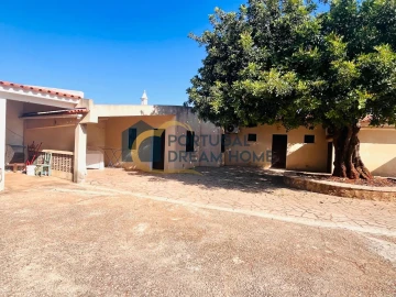 Moradia T7 para Venda em Ferreiras
