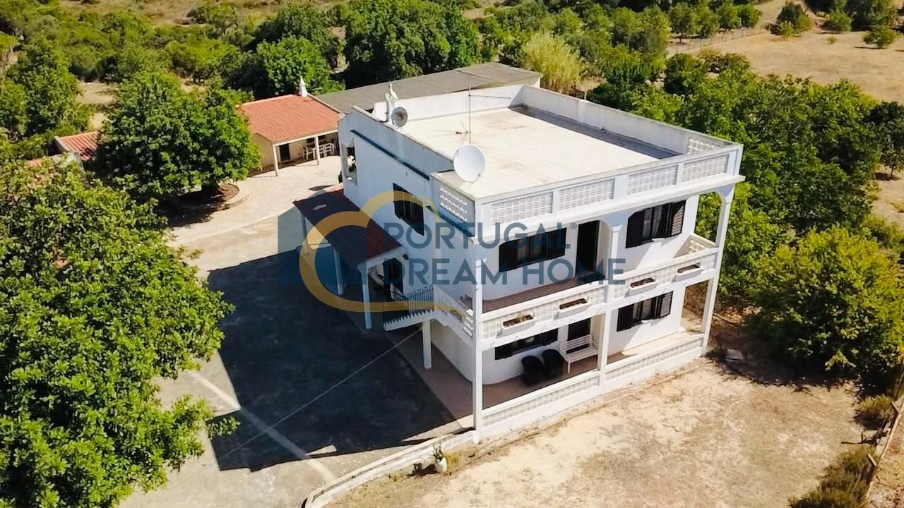 Moradia T7 para Venda em Ferreiras Foto 5