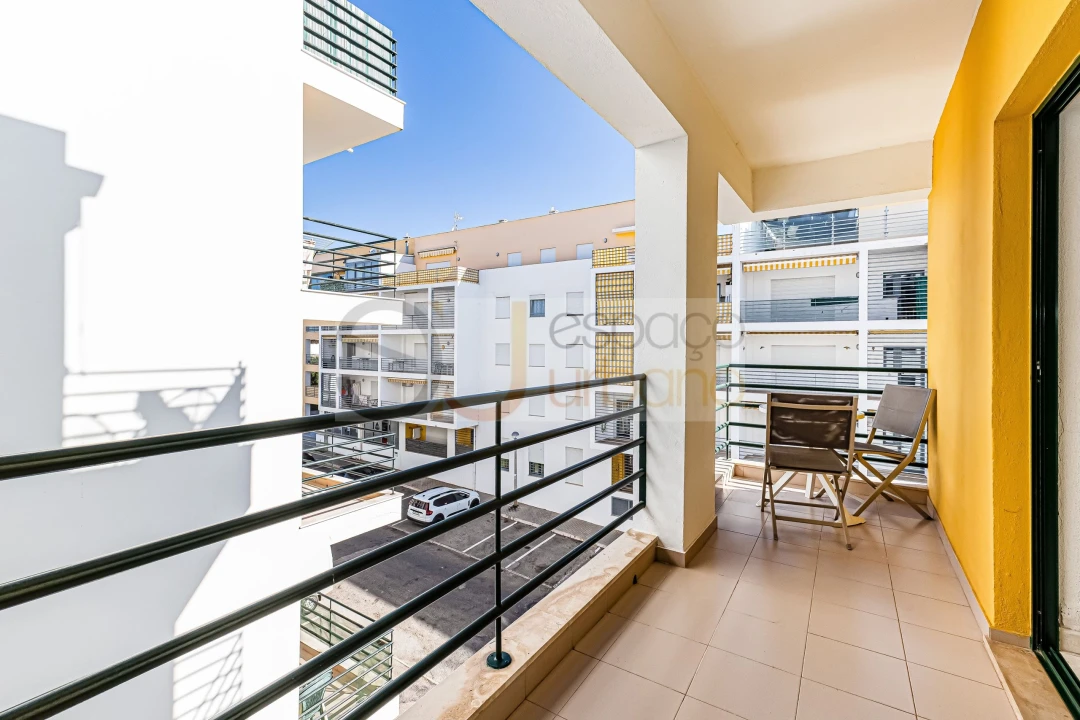 Apartamento T2 para Arrendamento férias em Armação de Pera Foto 17
