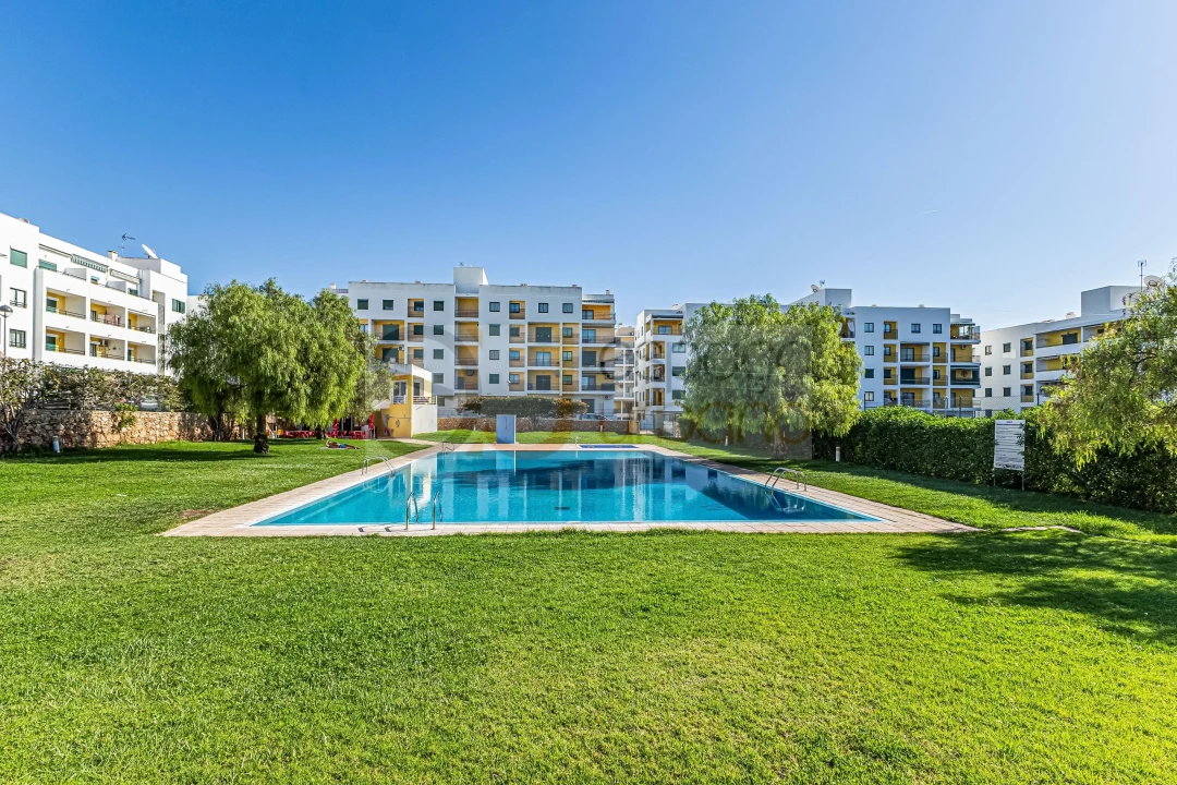 Apartamento T2 para Arrendamento férias em Armação de Pera Foto 1