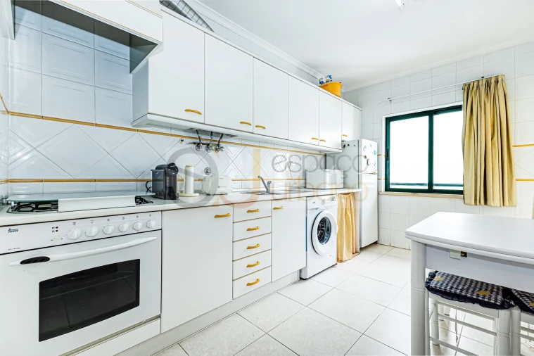 Apartamento T2 para Arrendamento férias em Armação de Pera Foto 14