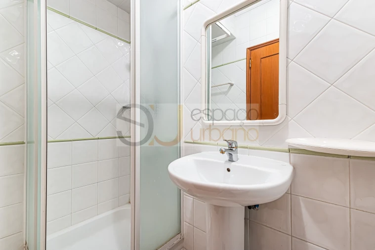 Apartamento T2 para Arrendamento férias em Armação de Pera Foto 13