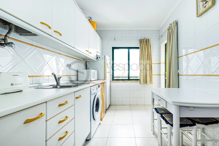 Apartamento T2 para Arrendamento férias em Armação de Pera Foto 15