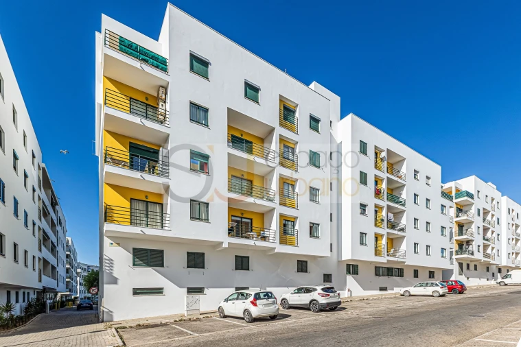 Apartamento T2 para Arrendamento férias em Armação de Pera Foto 4