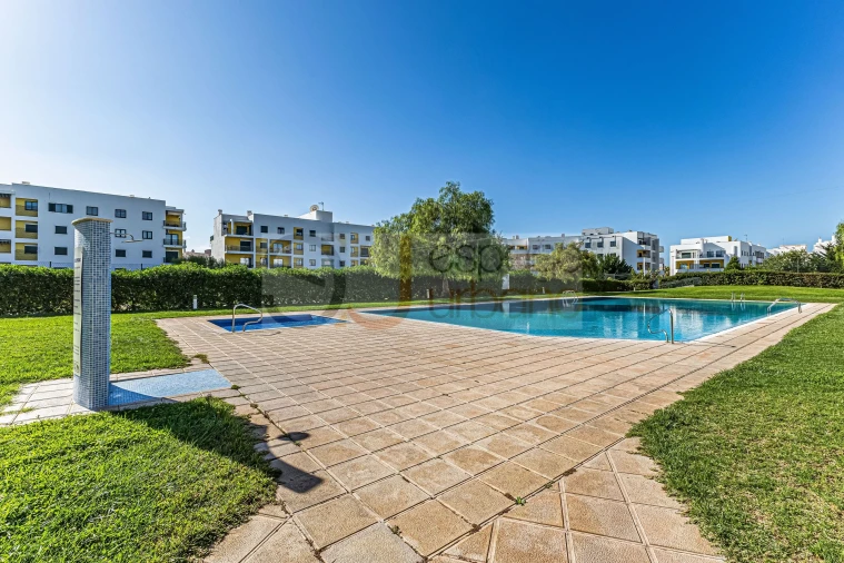 Apartamento T2 para Arrendamento férias em Armação de Pera Foto 19