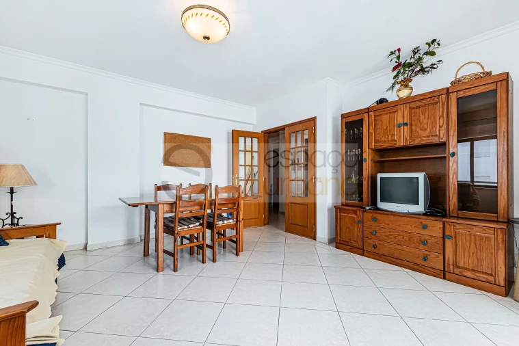 Apartamento T2 para Arrendamento férias em Armação de Pera Foto 12