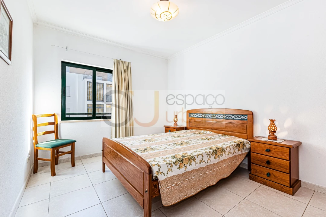 Apartamento T2 para Arrendamento férias em Armação de Pera Foto 6