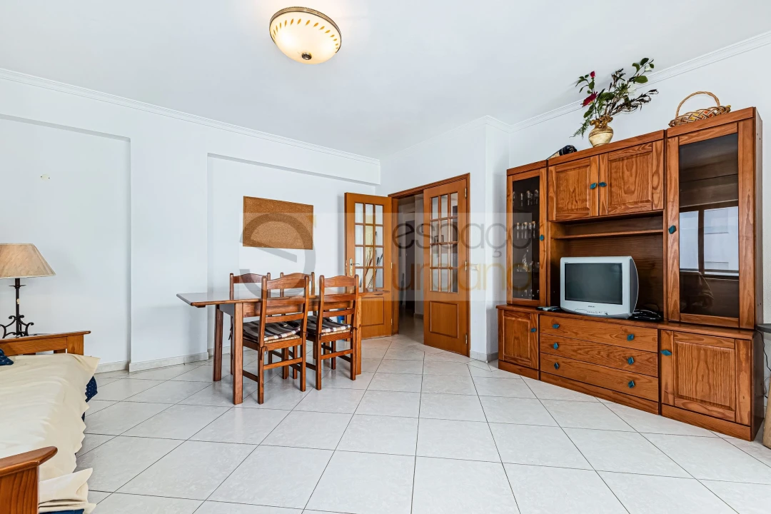 Apartamento T2 para Arrendamento férias em Armação de Pera Foto 12