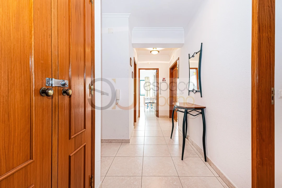 Apartamento T2 para Arrendamento férias em Armação de Pera Foto 5