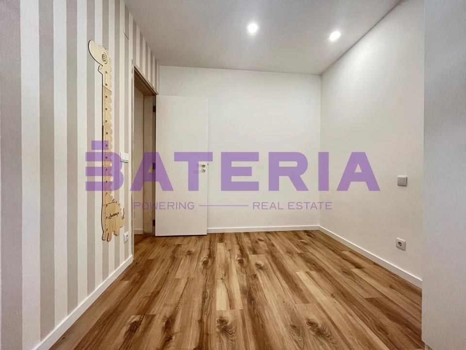 Apartamento T2 para Arrendamento em São Domingos de Benfica Foto 11