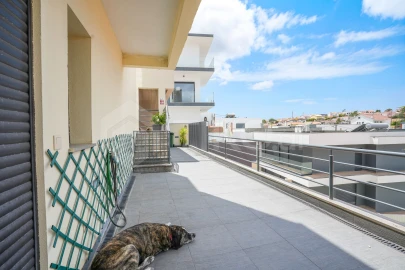 Moradia T3 para Venda em Charneca de Caparica e Sobreda
