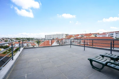 Moradia T3 para Venda em Charneca de Caparica e Sobreda