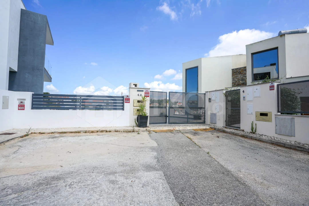 Moradia T3 para Venda em Charneca de Caparica e Sobreda Foto 49