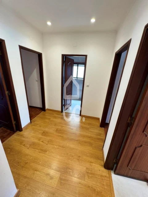 Apartamento T3 para Arrendamento em Loures