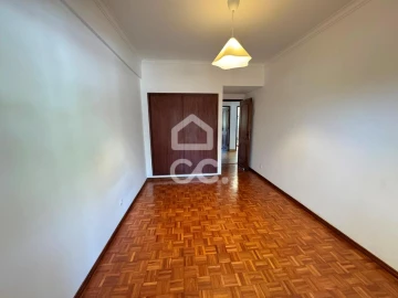 Apartamento T3 para Arrendamento em Loures