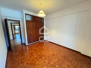 Apartamento T3 para Arrendamento em Loures