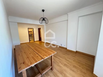 Apartamento T3 para Arrendamento em Loures