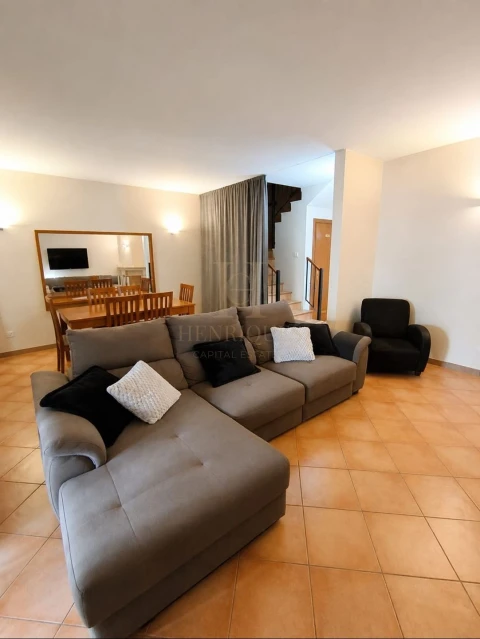 Moradia T3 para Venda em Albufeira e Olhos de Água