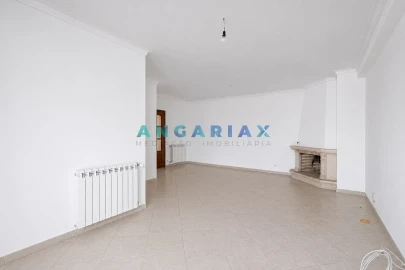Apartamento T3 para Arrendamento em Marrazes e Barosa