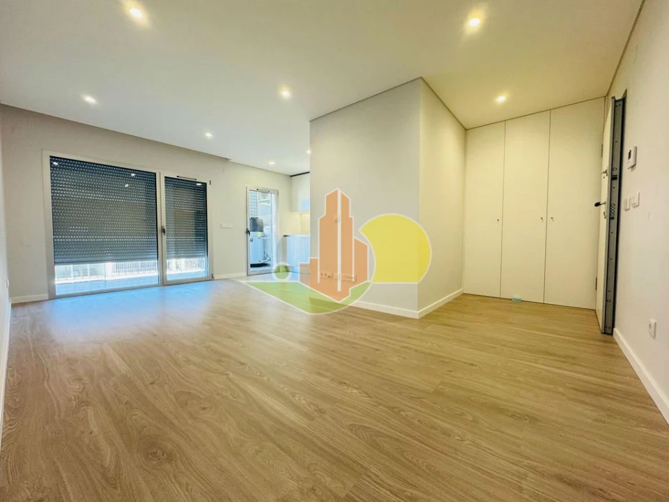 Apartamento T1 para Venda em Tavarede Foto 14