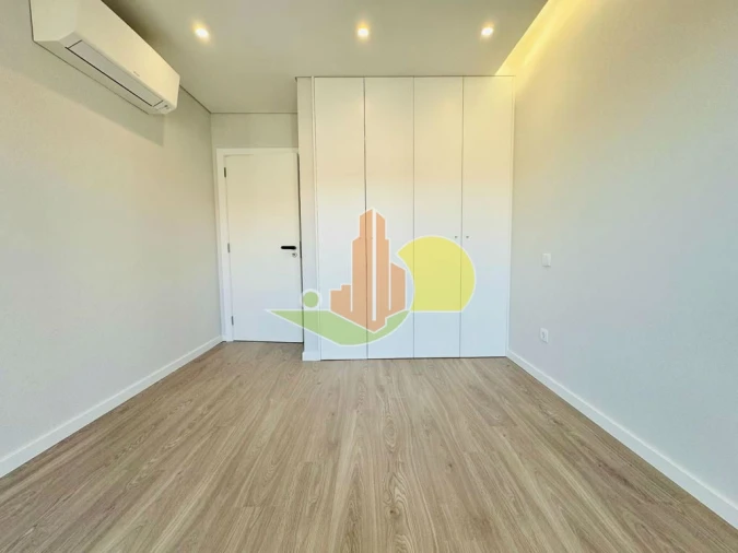 Apartamento T1 para Venda em Tavarede Foto 16