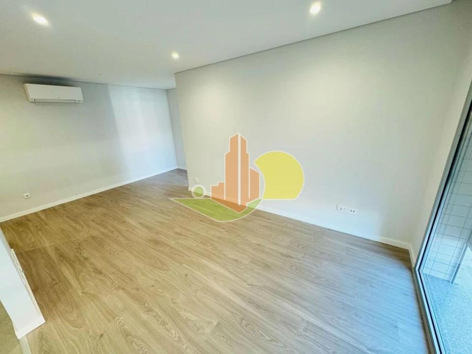 Apartamento T1 para Venda em Tavarede Foto 13