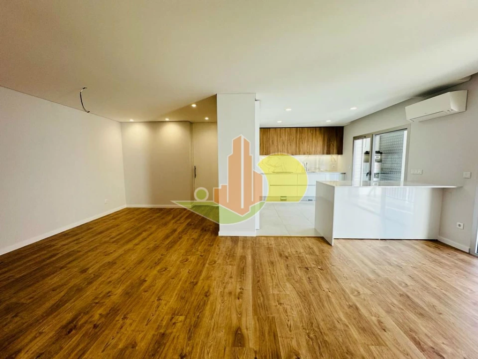 Apartamento T2 para Venda em Tavarede Foto 2