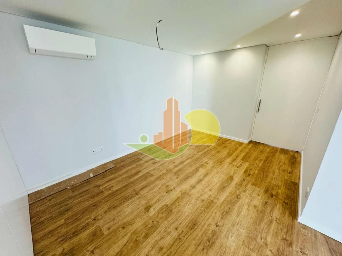 Apartamento T2 para Venda em Tavarede Foto 11