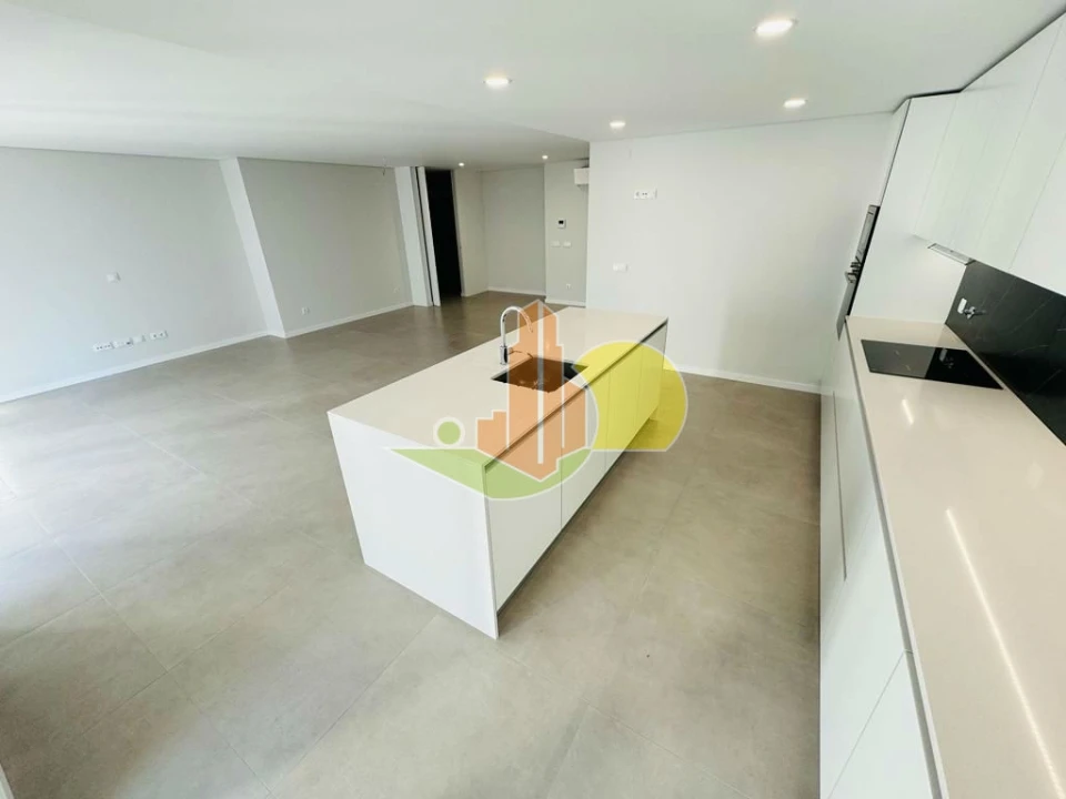Apartamento T3 para Venda em Tavarede Foto 5