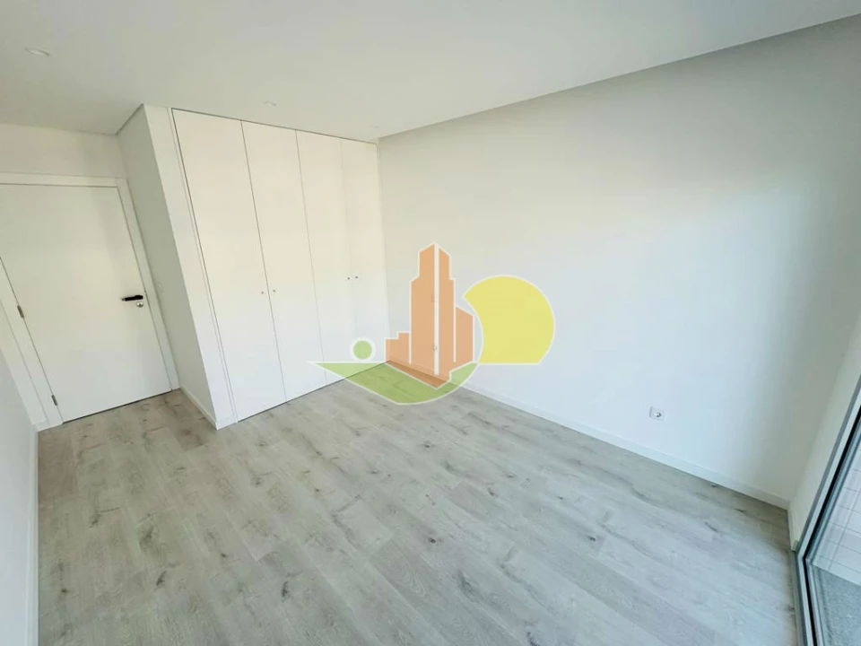 Apartamento T3 para Venda em Tavarede Foto 17