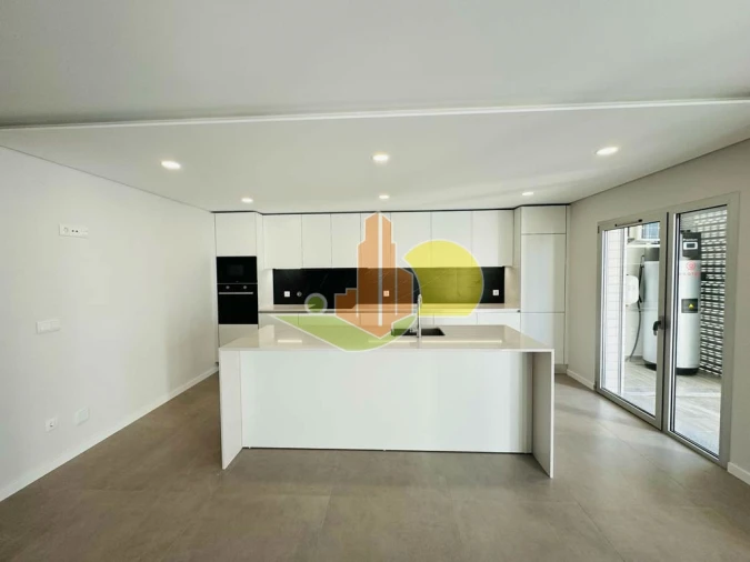 Apartamento T3 para Venda em Tavarede Foto 7