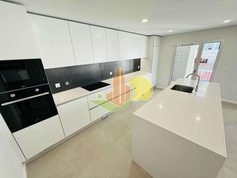 Apartamento T3 para Venda em Tavarede Foto 1