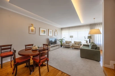 Apartamento T3 para Venda em Aldoar, Foz do Douro e Nevogilde