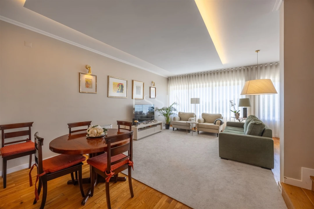 Apartamento T3 para Venda em Aldoar, Foz do Douro e Nevogilde Foto 3
