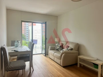 Apartamento T1 para Arrendamento em Aldoar, Foz do Douro e Nevogilde